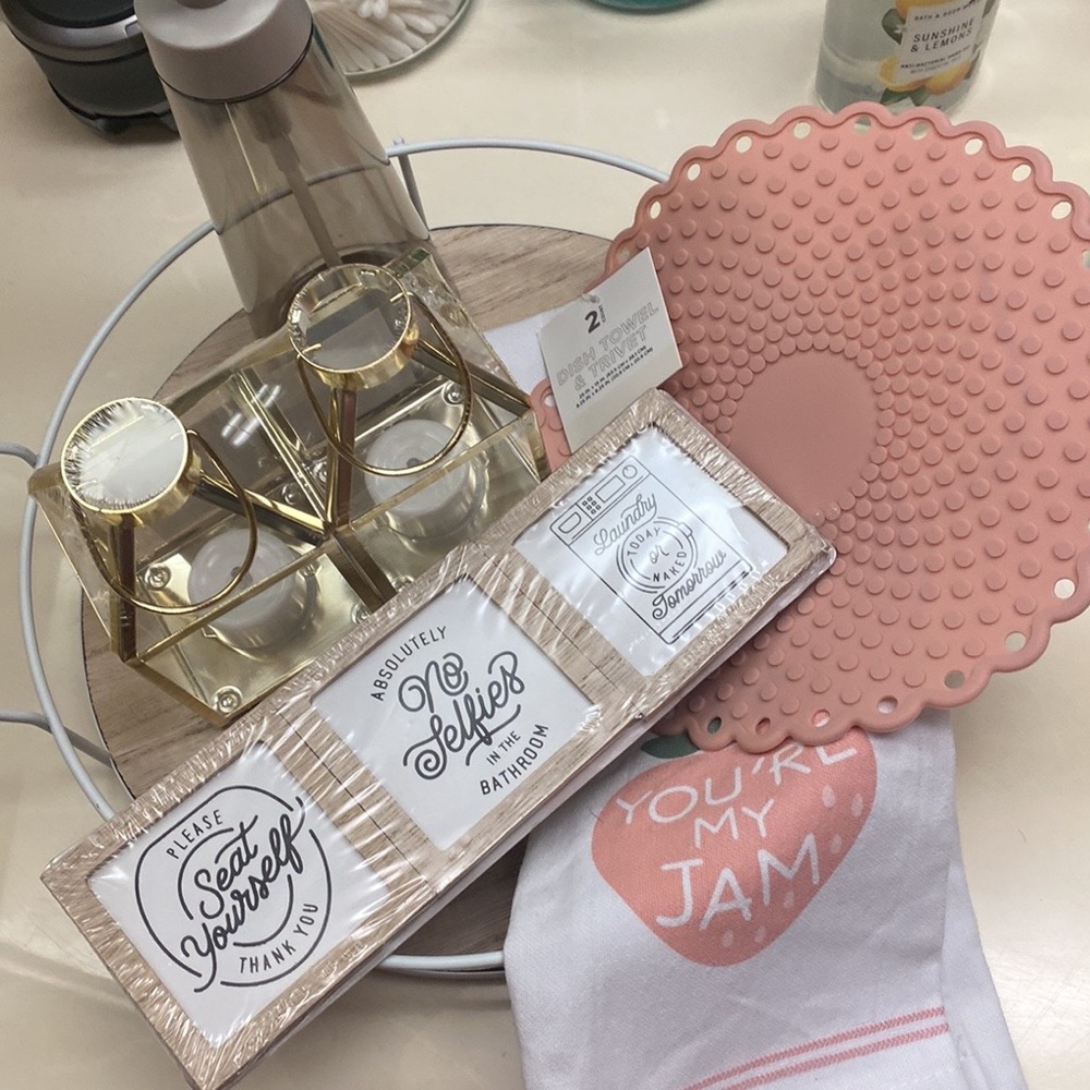 New Bundle Tray, Pump bottle, Dish Towel, Rubber Trivet, 3 Wooden Signs, Lantern